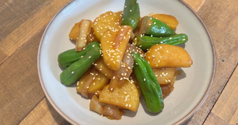 Gochu-gamja-jorim (braised potatoes and shishito peppers)
